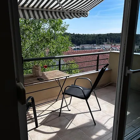 Dante Apartman Milna